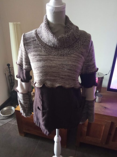 Brown sweater - Image 2
