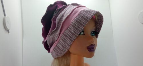 Hat in different pinks.