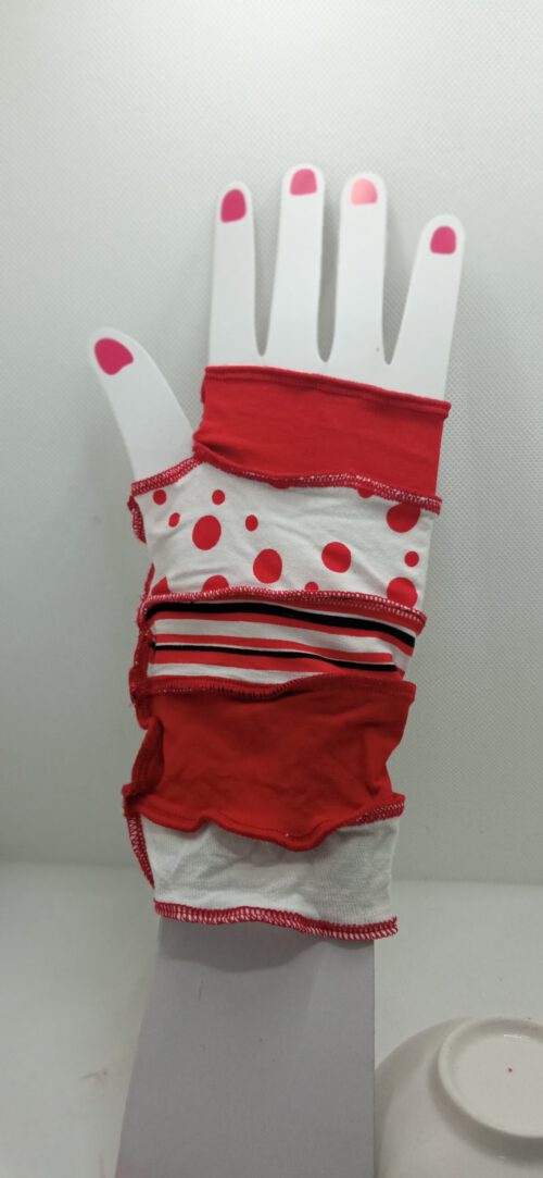 Barret & Arm warmers, Red dots/Stripes reversible - Image 2
